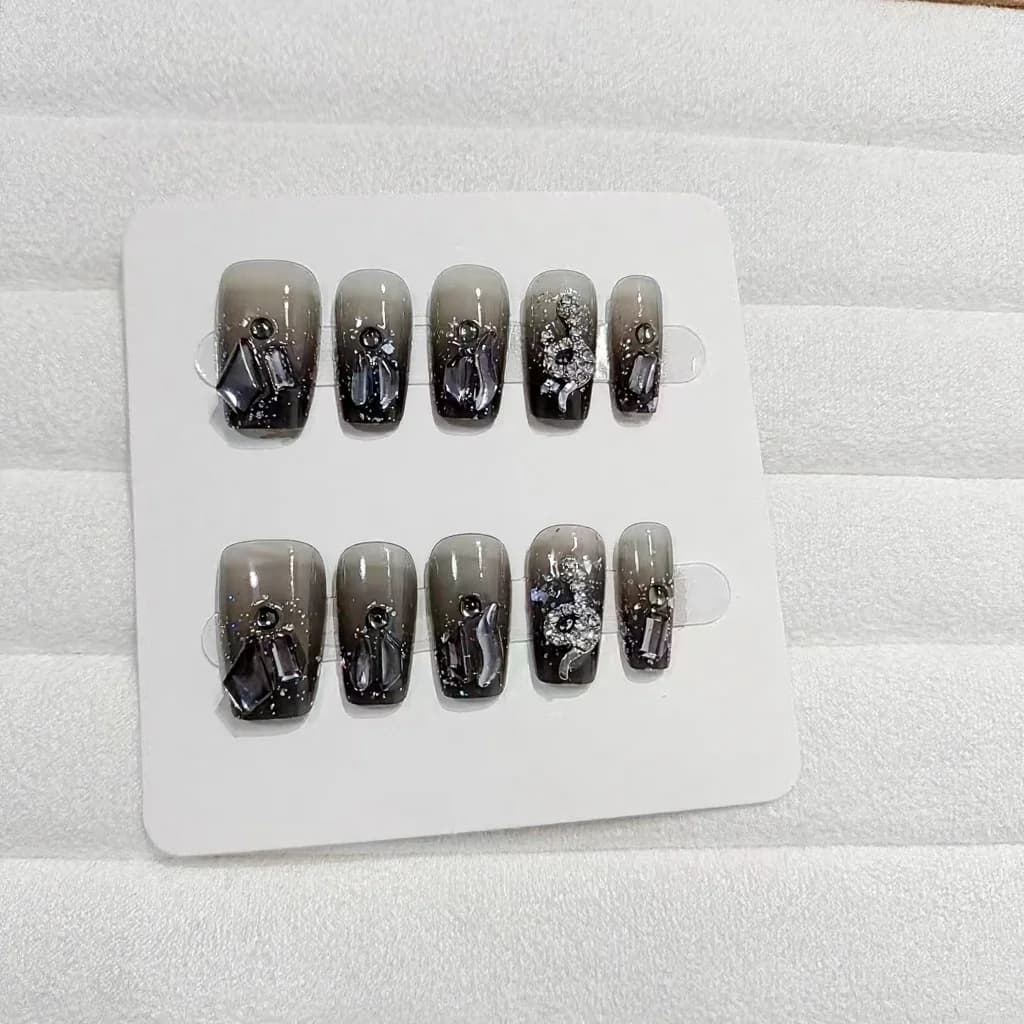 Faux Ongles Noirs Motif Serpent Forme Cercueil Courte Œil de Chat Paillettes 10 Pièces