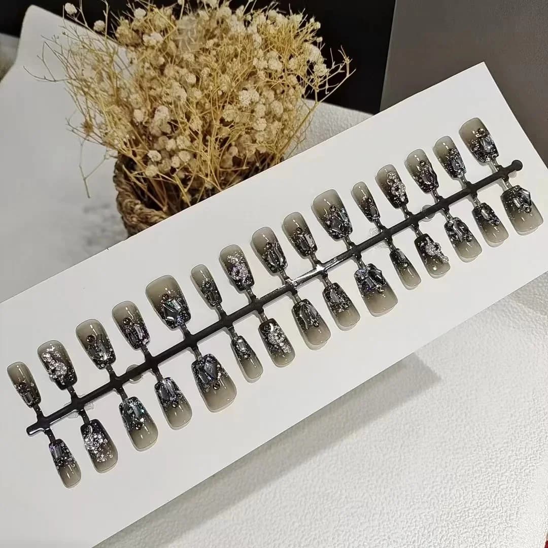 Faux Ongles Serpent Noir Pailleté, Forme Coffin Courte, 30 Pièces