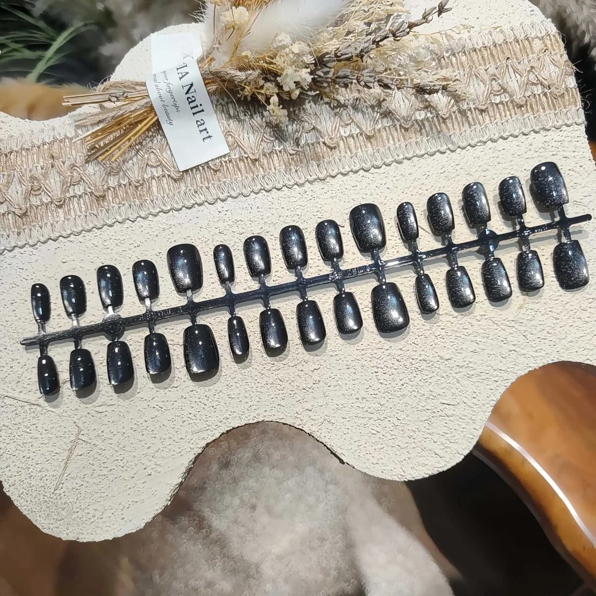 Faux Ongles Courts Ballerine Noirs Œil de Chat, Finition Pailletée