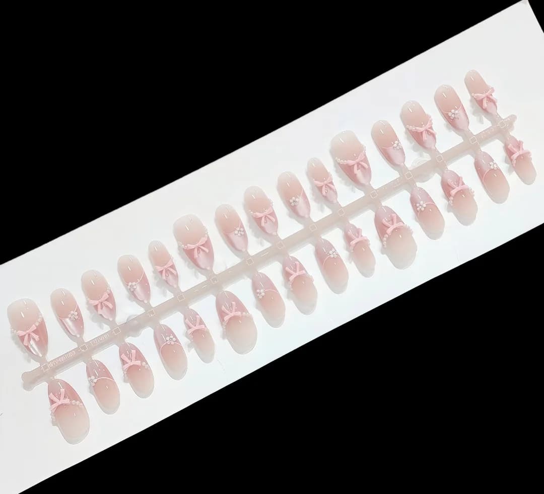 Faux ongles œil de chat paillettes ovale moyen 30 pièces