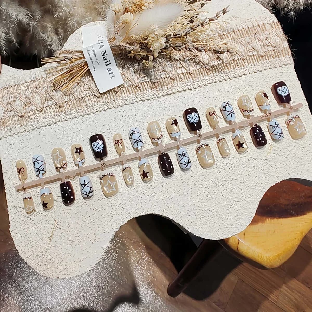 Faux Ongles Œil de Chat Bleu Brumeux avec Nœud et Étoiles