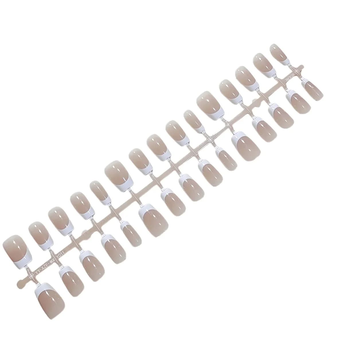 Faux ongles courts french nude naturel pour tous les jours