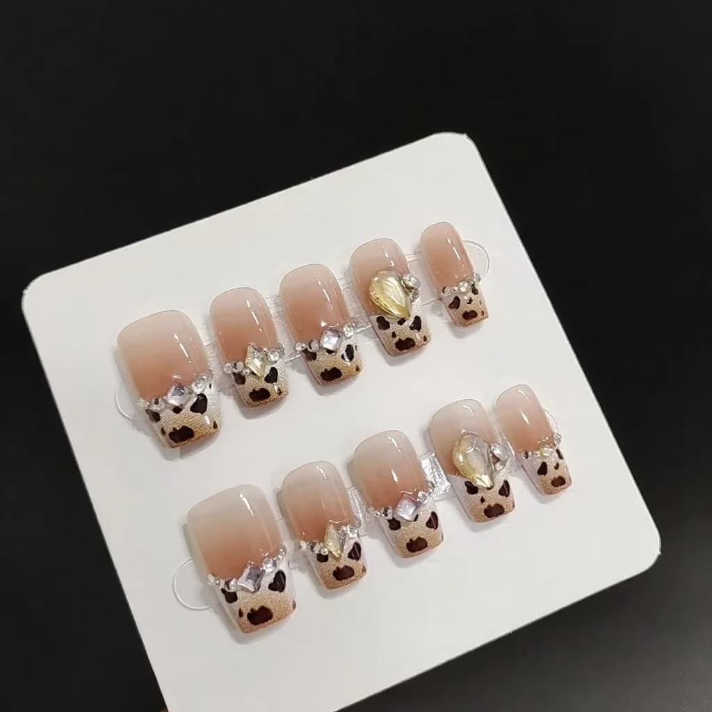 Faux ongles imprimé léopard fromage avec strass, forme cercueil courte