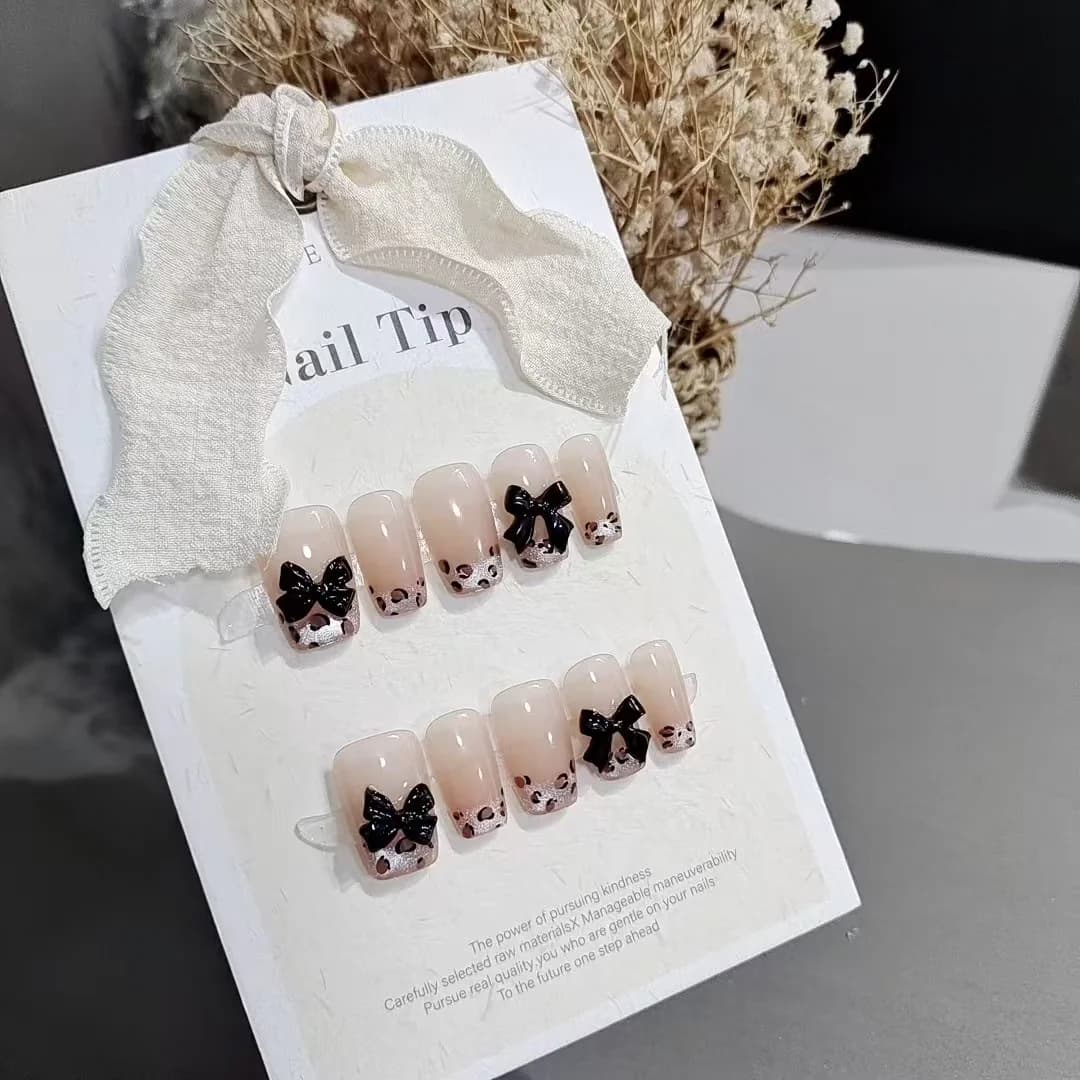 Faux ongles léopard papillon forme cercueil courte, 10 pièces