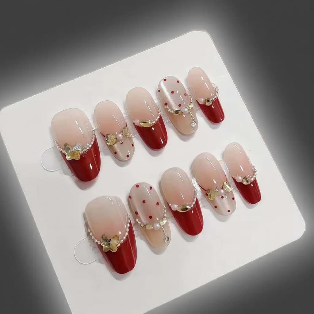 Faux Ongles Œil de Chat Rouge avec Strass Ovale Moyen