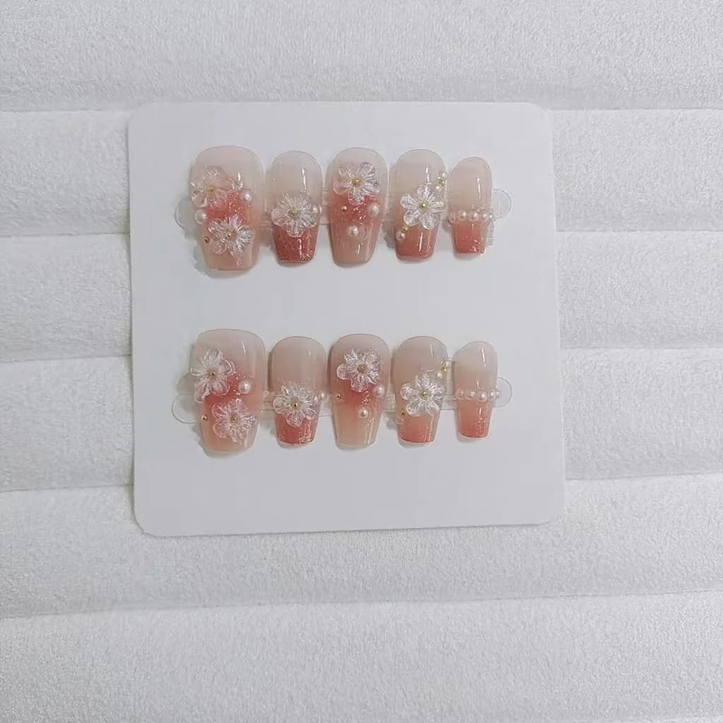 Faux Ongles Floraux Forme Courte Cercueil Design Mignon Blush 10 Pièces