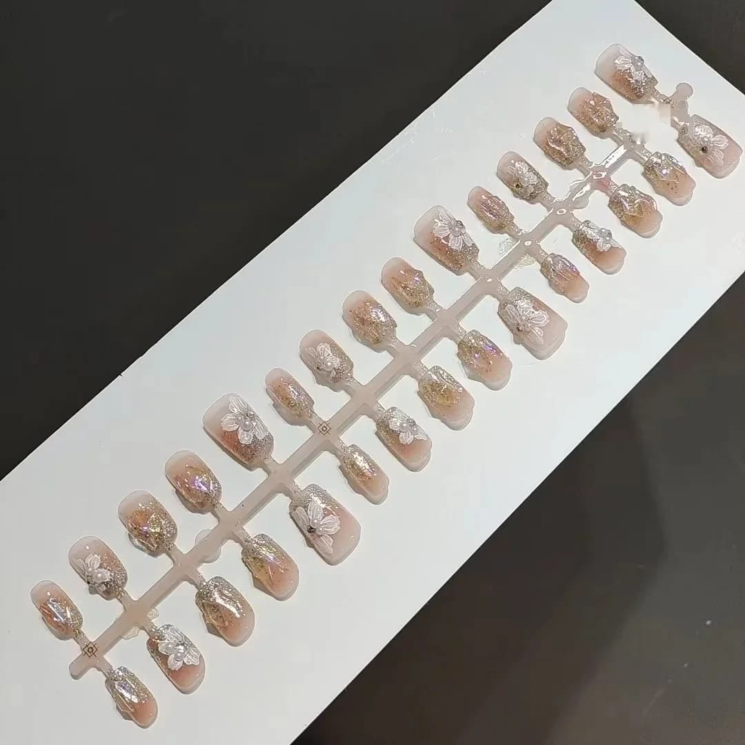 Faux Ongles avec Perles et Strass, Design Floral Carré Court