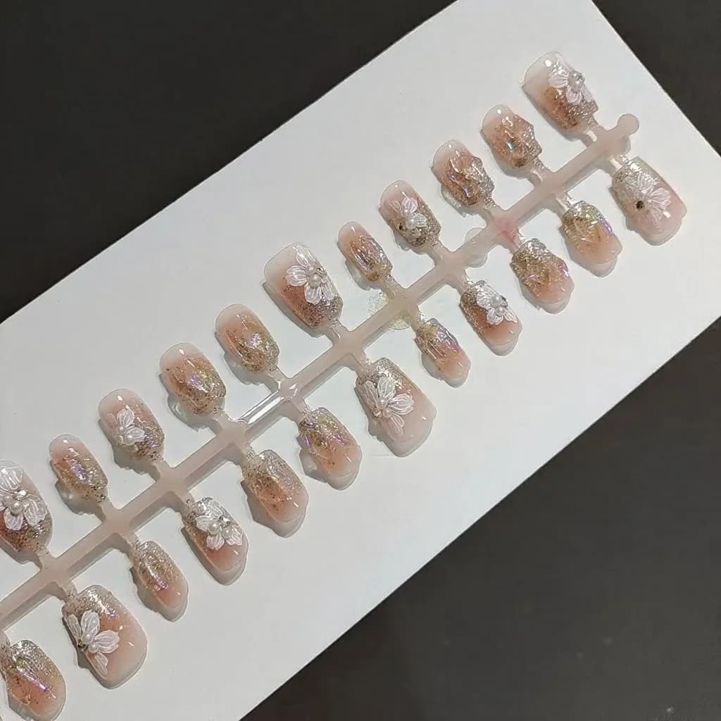 Faux Ongles avec Perles et Strass, Design Floral Carré Court