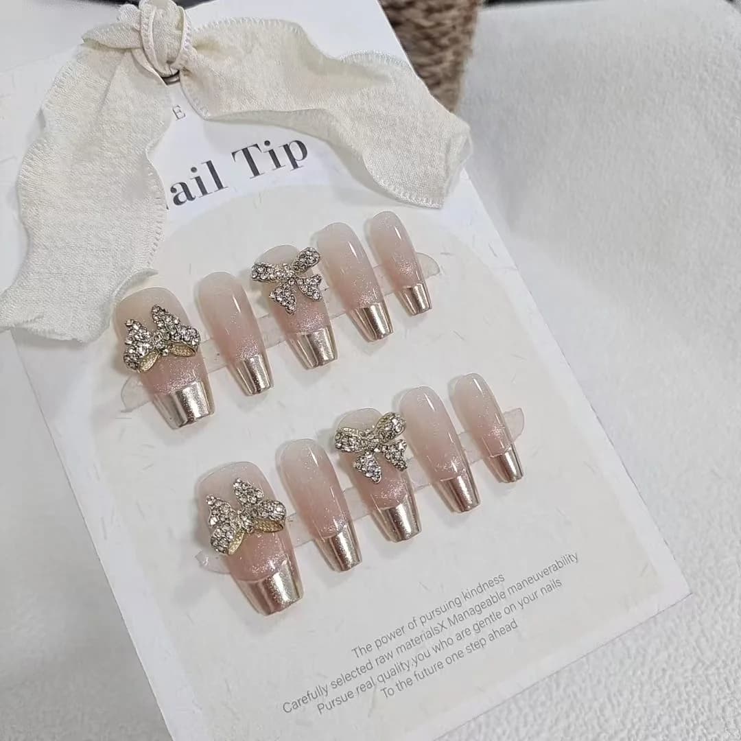 Faux Ongles Papillon Œil de Chat avec Finition Chrome Miroir
