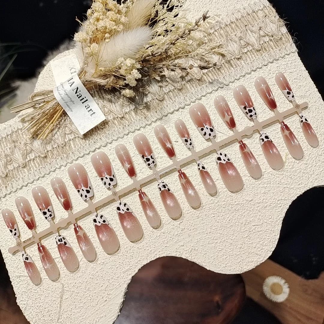 Faux Ongles Œil de Chat Brun Crépuscule Perles de Verre