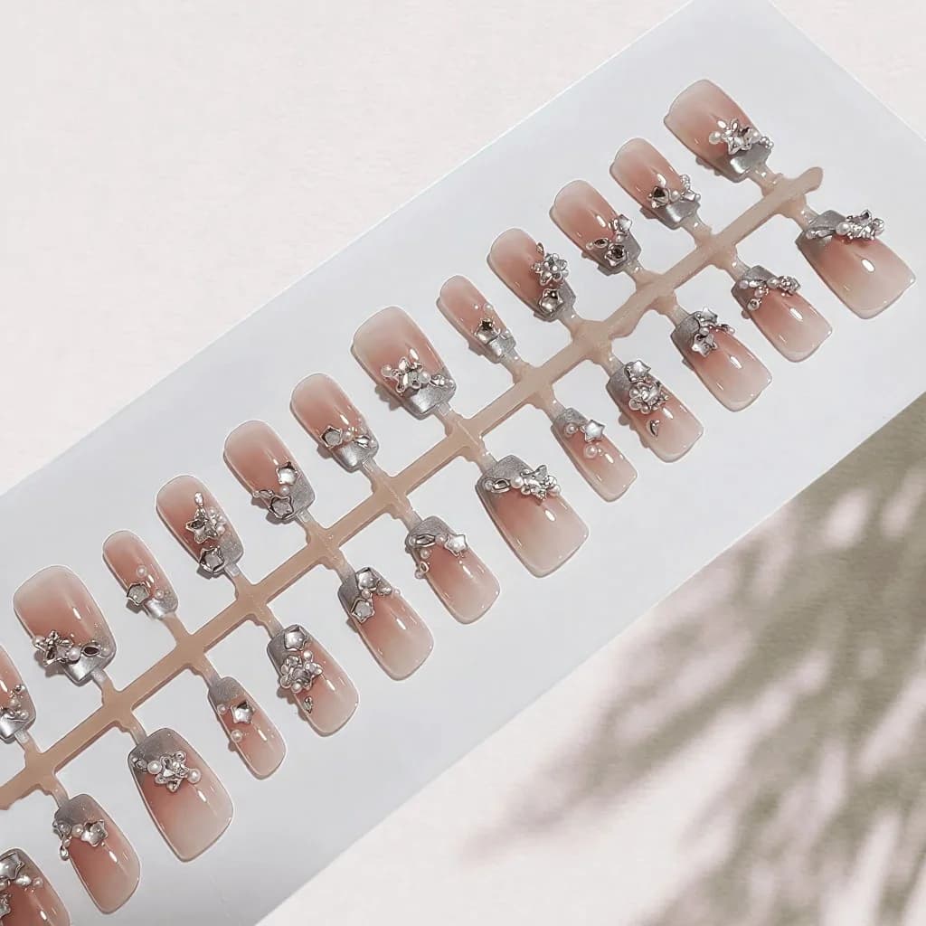 Faux Ongles French Tip Rose Bleue avec Perles et Strass