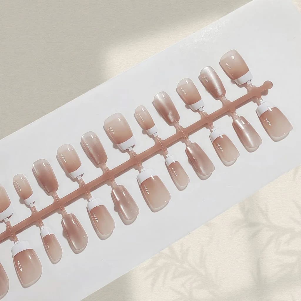 Set de Manucure Faux Ongles Courts Cercueil French Tip avec Nœud Rose