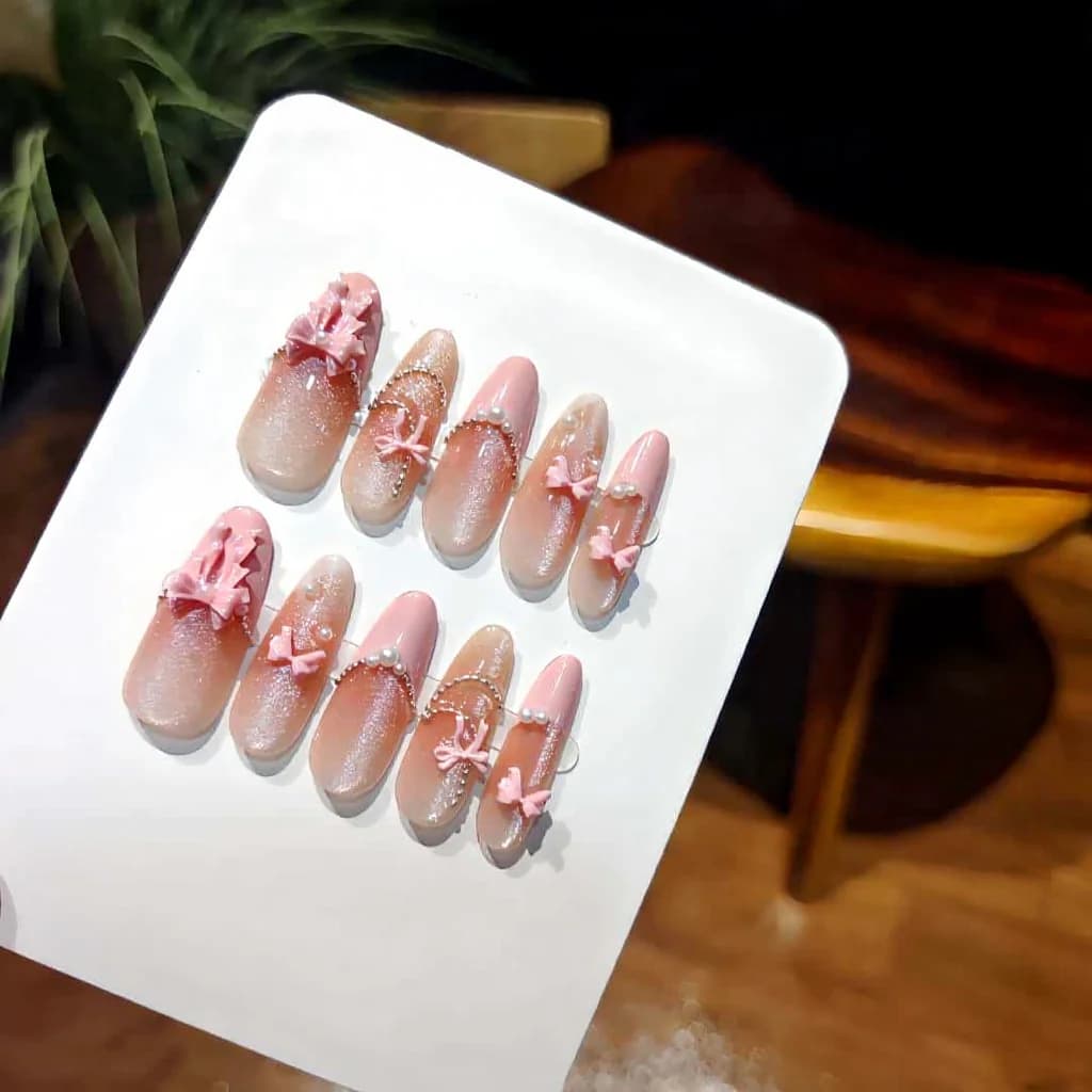 Faux Ongles Stiletto Longs Œil de Chat avec Nœud et Dentelle Rose