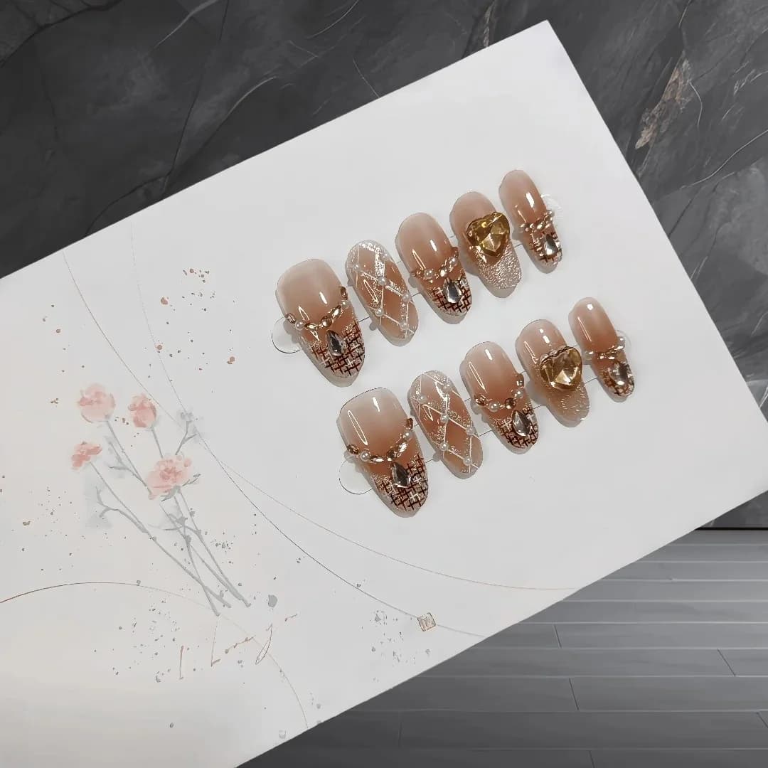 Faux Ongles Ovale Moyen Œil de Chat Paillettes Nacre 30 Pièces