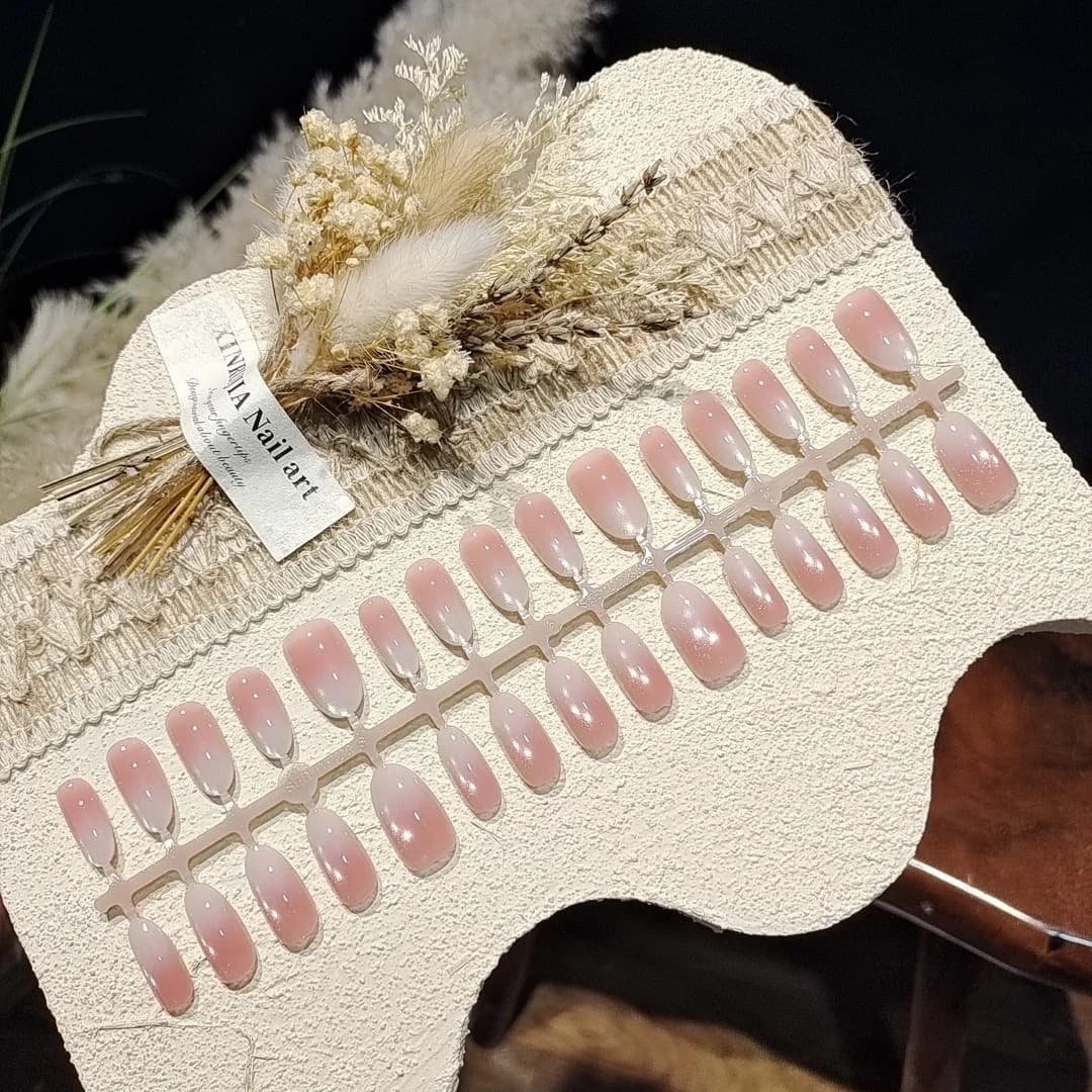 Ongles à poser œil de chat avec perles de verre, formes courtes et moyennes stiletto