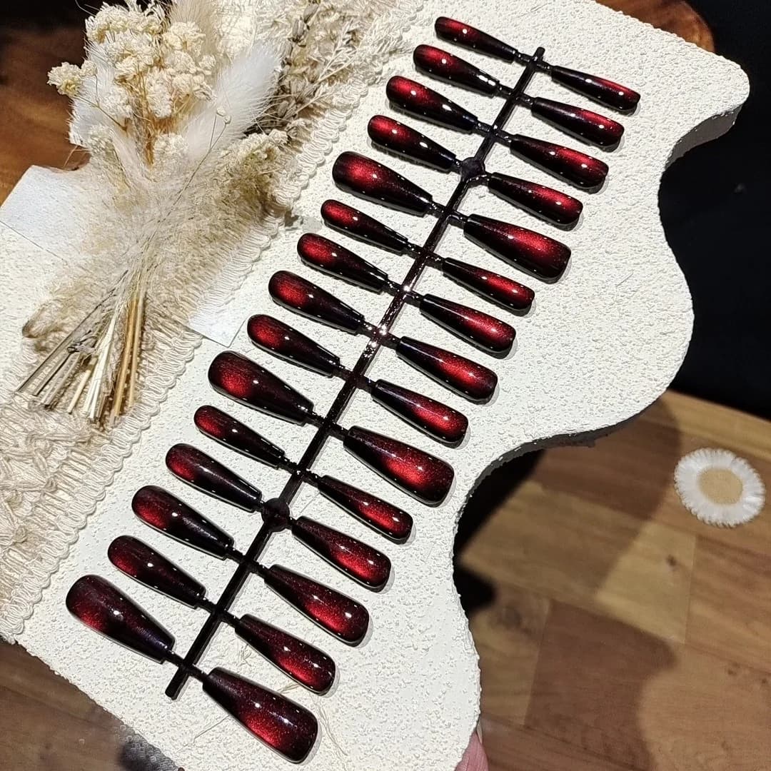 Set de Manucure Prêt-à-Porter Faux Ongles Œil de Chat Perle de Verre