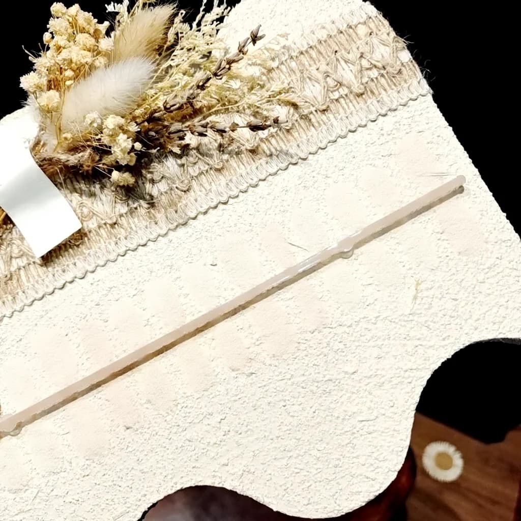 Faux Ongles Œil de Chat Floraux Cinabre avec Perles de Verre