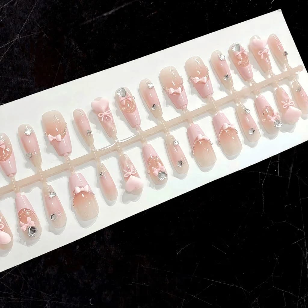 Faux ongles French tip cœur et nœud, 30 pièces