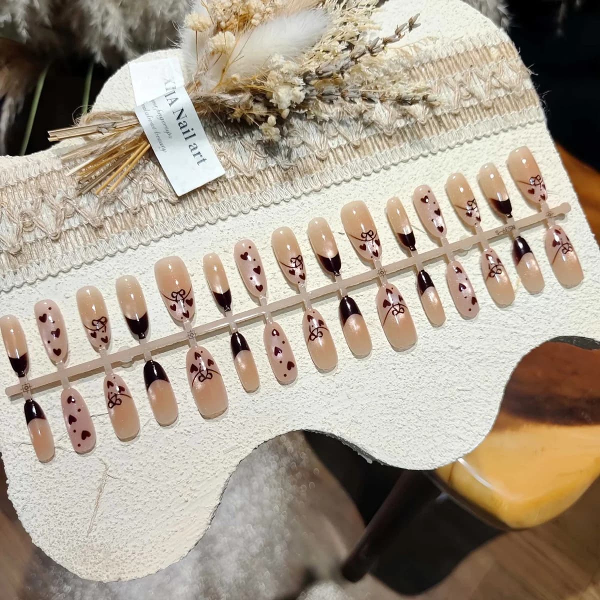Faux Ongles Ovale Moyen Œil de Chat Papillon Caramel, 30 pcs