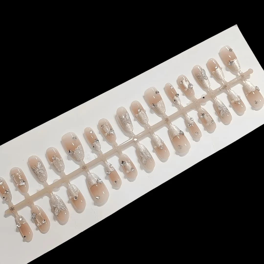 Faux Ongles Moyens Ovale French Papillon Réutilisables