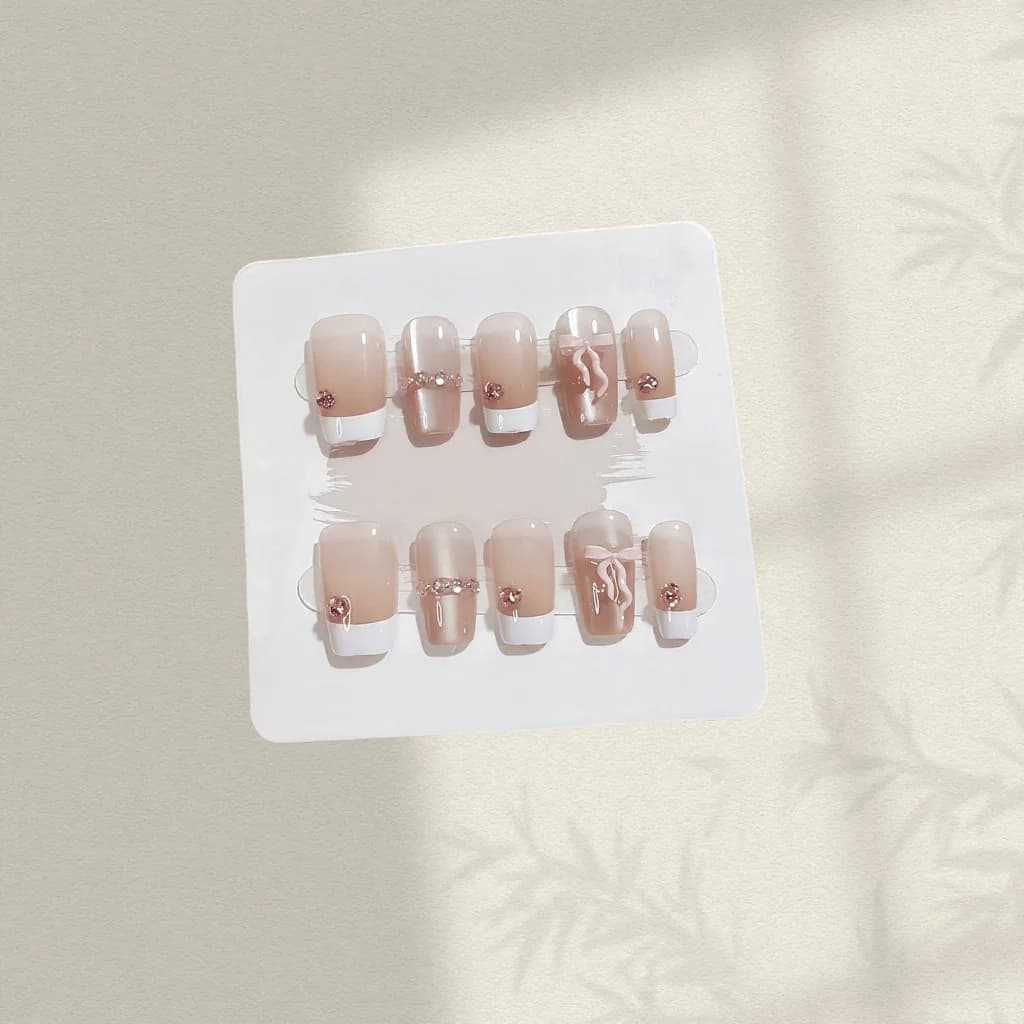 Set de Manucure Faux Ongles Courts Cercueil French Tip avec Nœud Rose