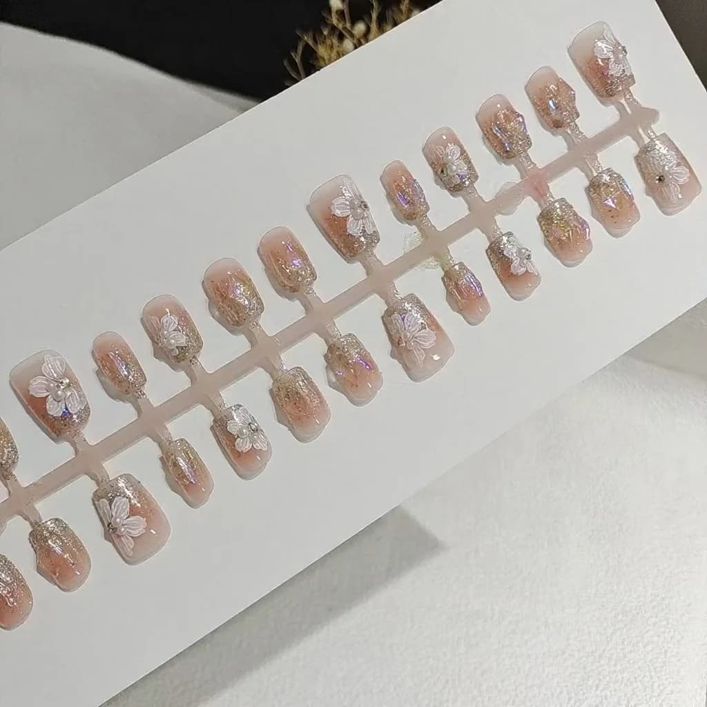Faux Ongles avec Perles et Strass, Design Floral Carré Court