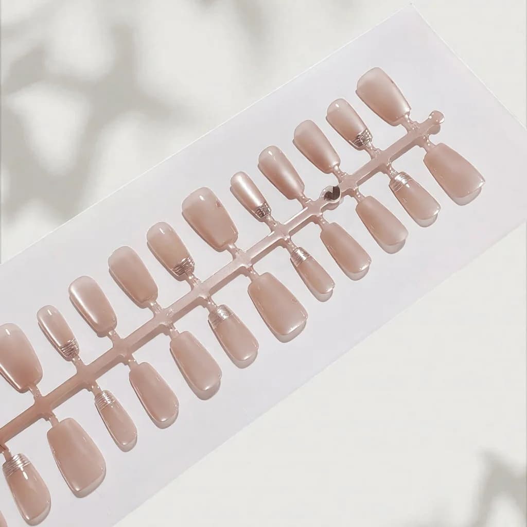 Faux Ongles French Rose à Fleurs avec Finition Chrome Œil de Chat