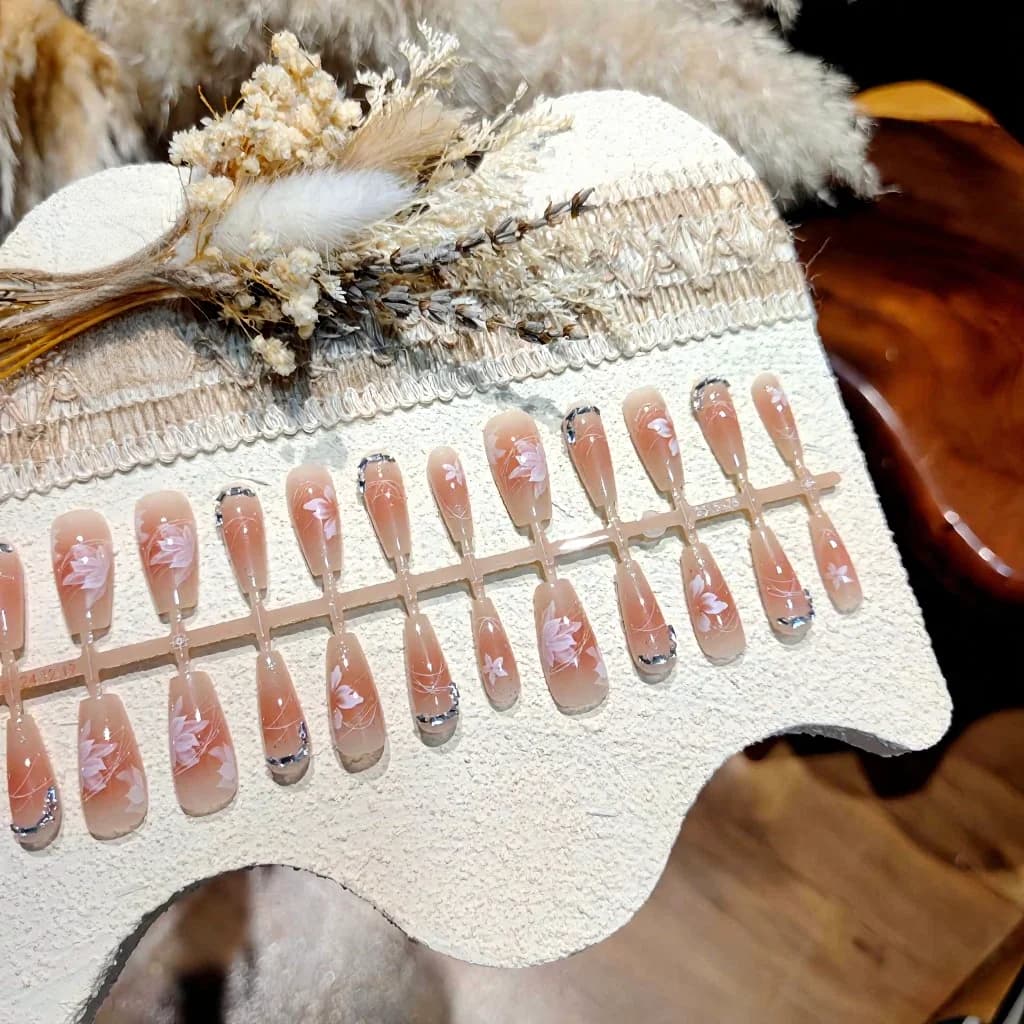 Faux Ongles Longs Floraux avec Strass, Dégradé Rose Poudré