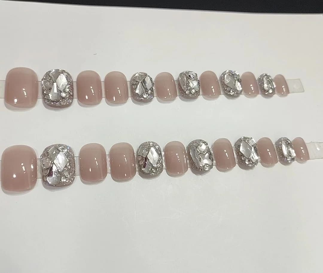 Faux Ongles Courts Design Strass Translucide Glacé, 24 Pièces