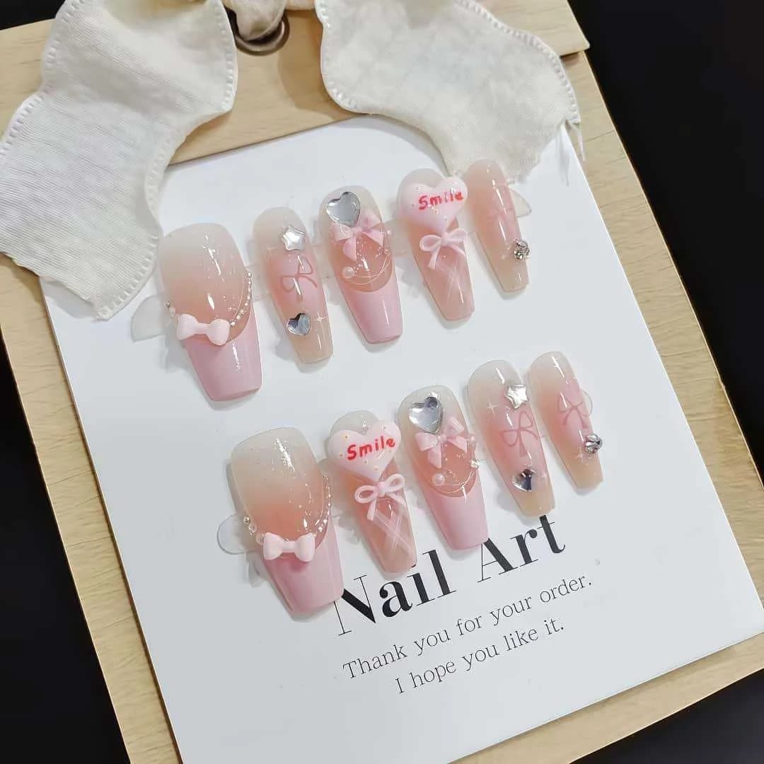 Faux ongles French tip cœur et nœud, 30 pièces