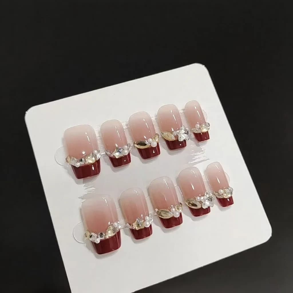 Faux Ongles Courts Carrés French Manucure avec Strass Étoiles