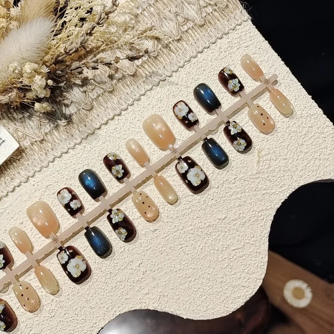 Faux Ongles Press-On Œil de Chat avec Perles de Verre, Style Automne