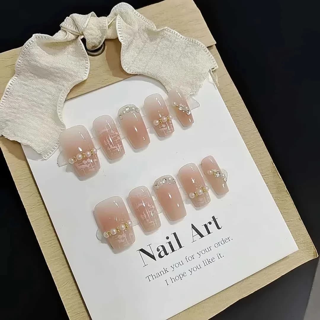 Faux Ongles Courts Carrés Style Doux - Set de Manucure 30 Pièces