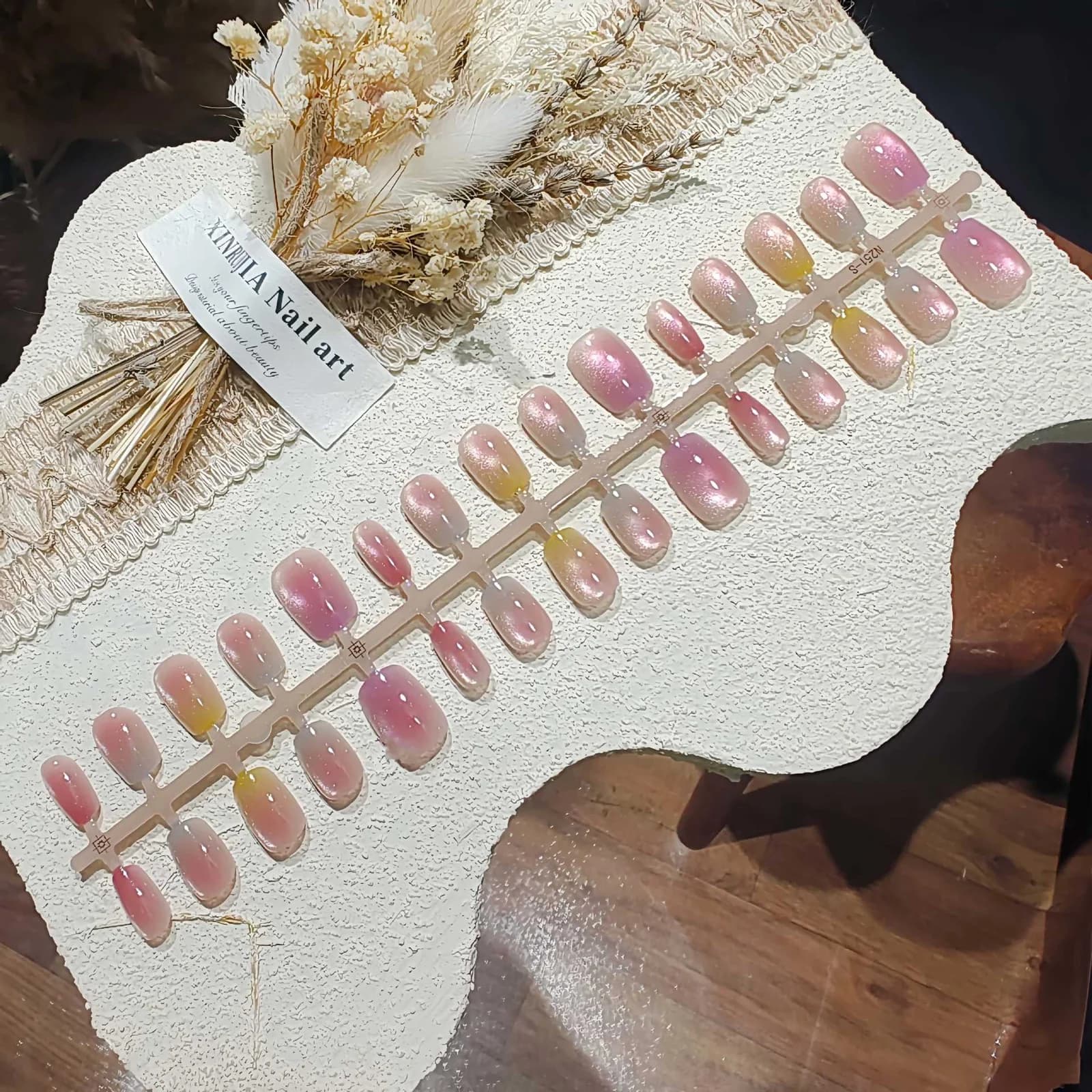 Faux Ongles Œil de Chat Dégradé Fruits avec Éclat Perles de Verre