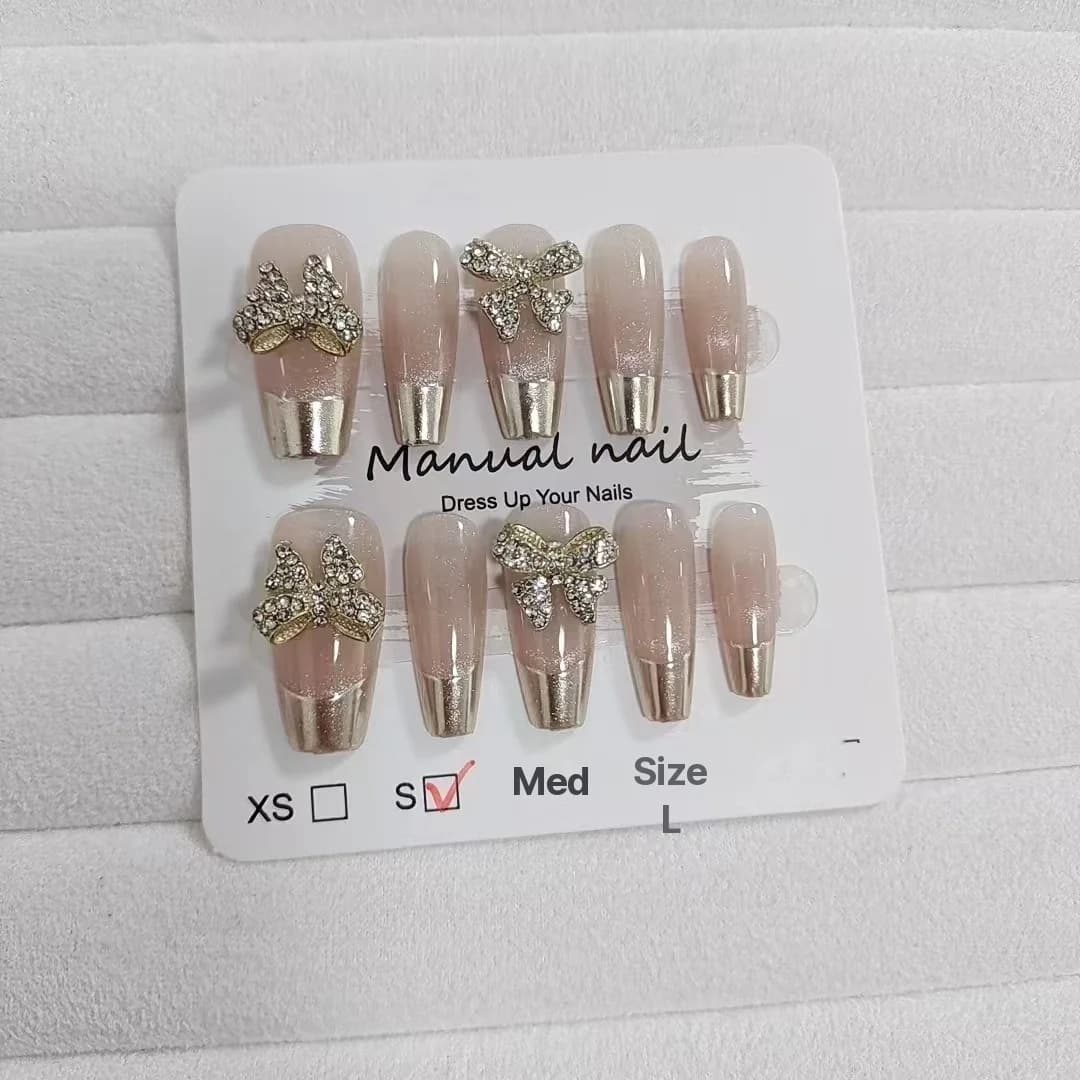 Faux Ongles Papillon Œil de Chat avec Finition Chrome Miroir