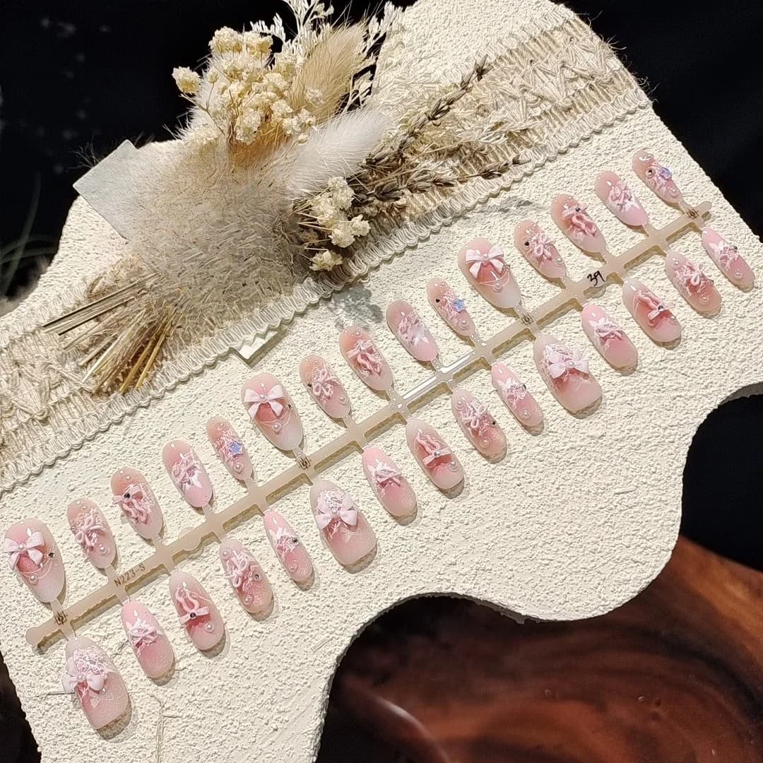 Ongles à Presser Rose Brumeux Dentelle Œil de Chat avec Strass