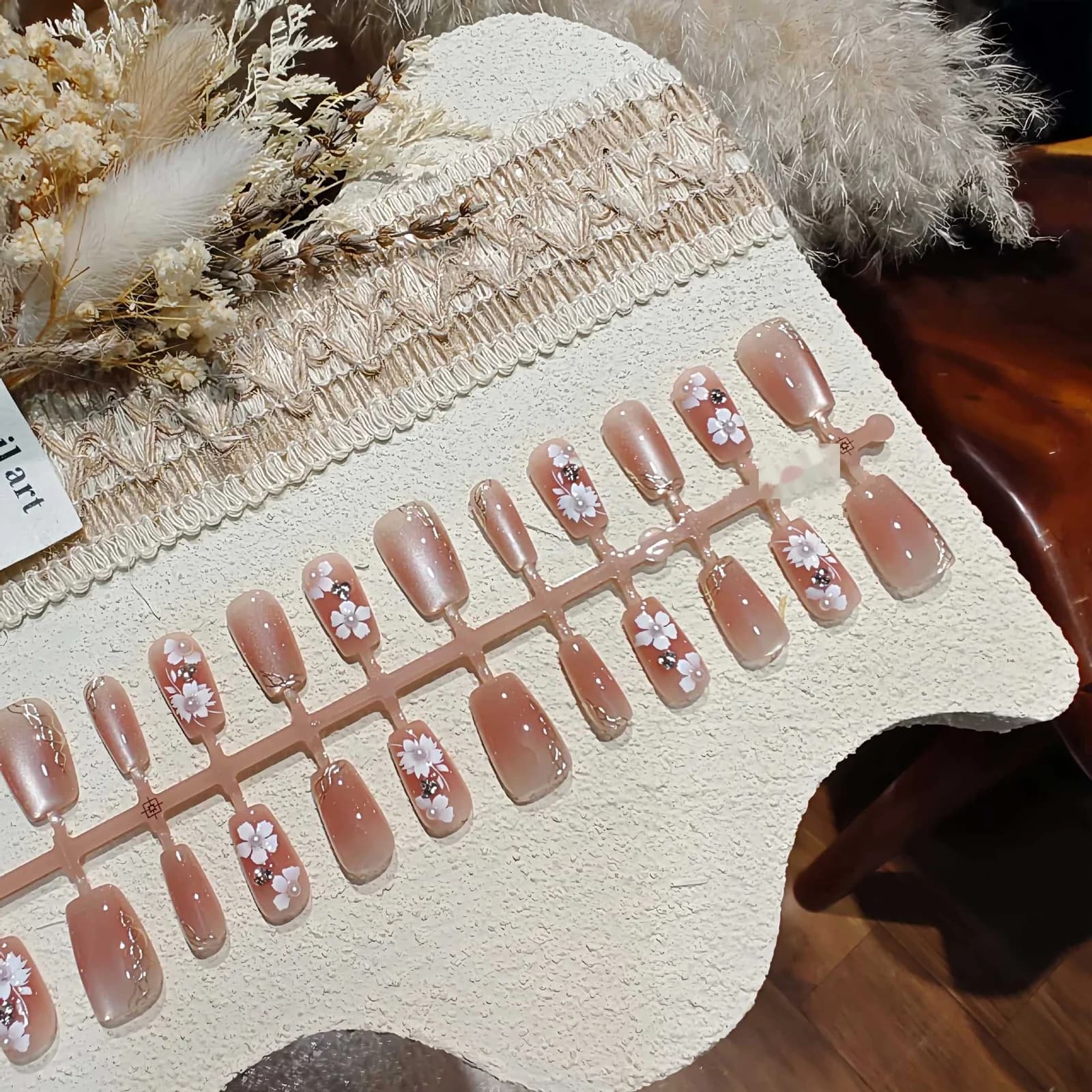 Ongles à poser Cat Eye Floraux avec Perles
