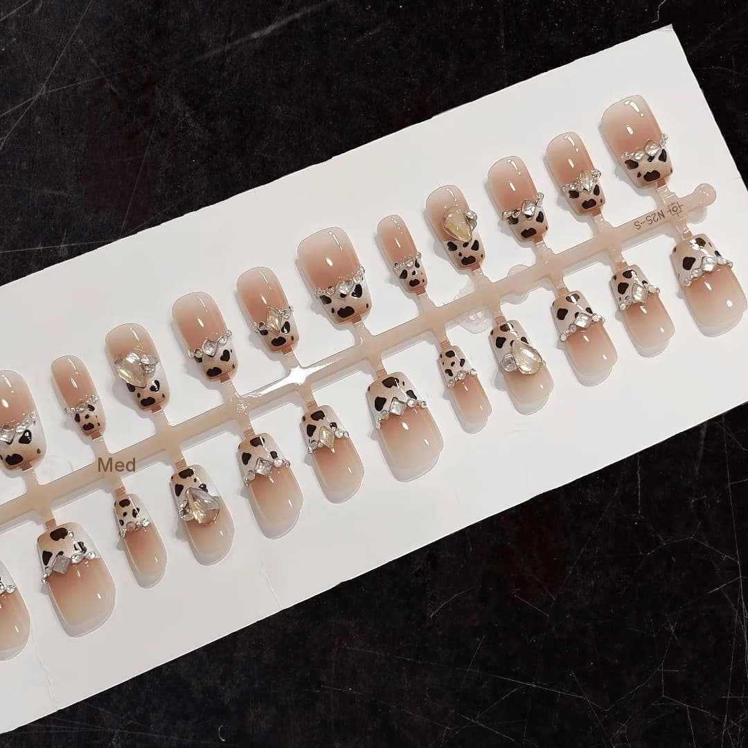 Faux ongles imprimé léopard fromage avec strass, forme cercueil courte