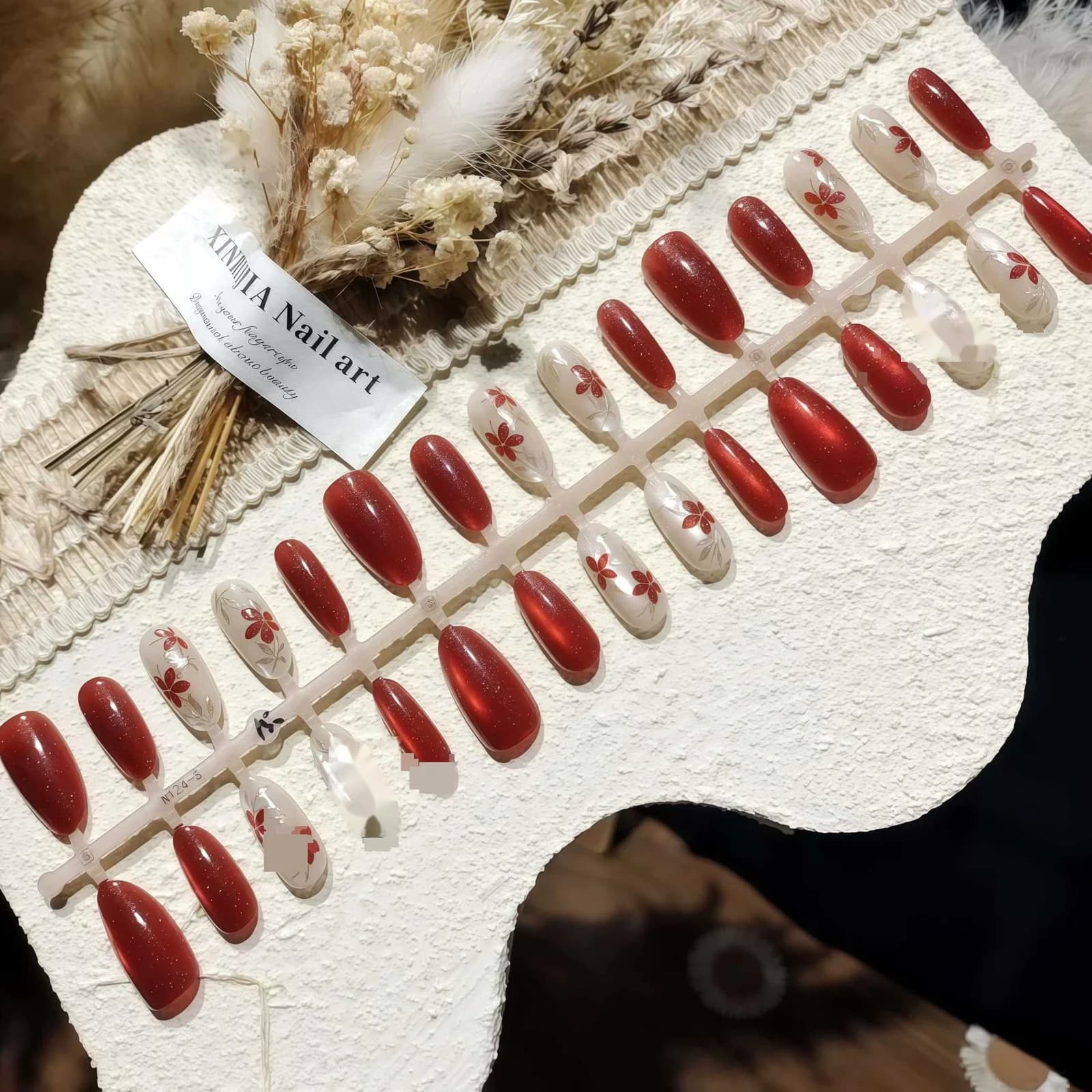 Faux Ongles Œil de Chat Ovale Moyen Dégradé Prune Rouge Paillettes