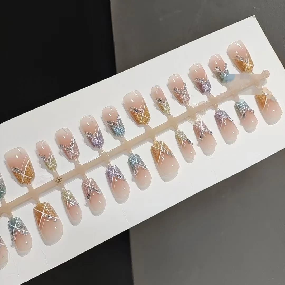 Faux Ongles Candy Party Courts Carrés Arc-en-ciel Œil de Chat Strass