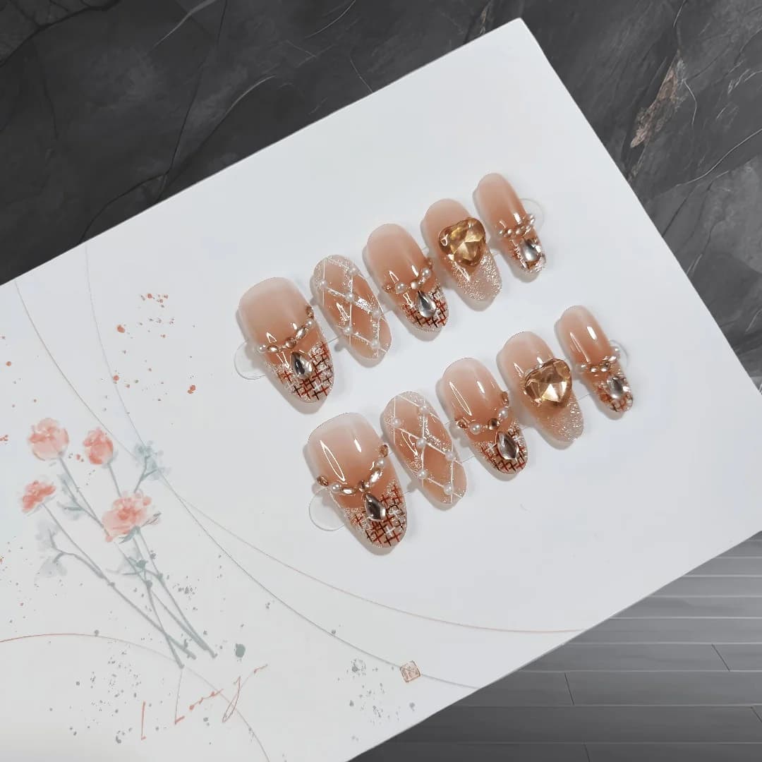 Faux Ongles Ovale Moyen Œil de Chat Paillettes Nacre 30 Pièces