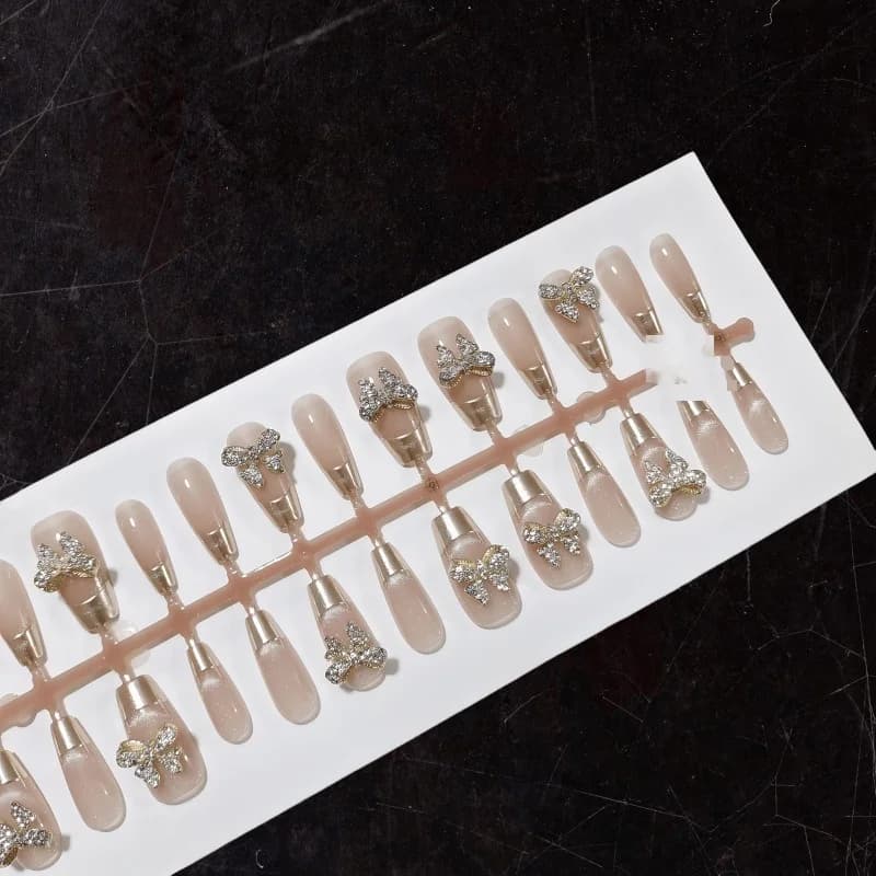 Faux Ongles Papillon Œil de Chat avec Finition Chrome Miroir