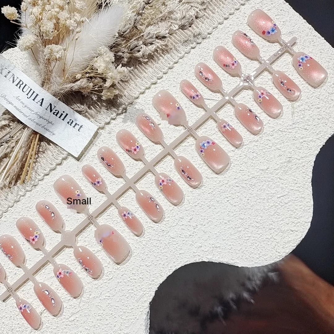 Faux Ongles Œil de Chat Fleur de Cerisier avec Strass