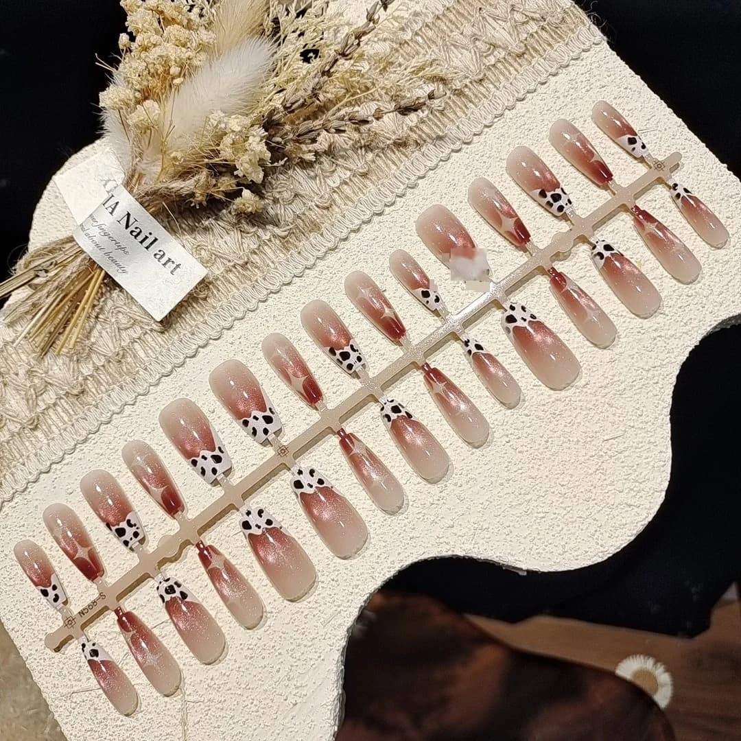 Faux Ongles Œil de Chat Brun Crépuscule Perles de Verre