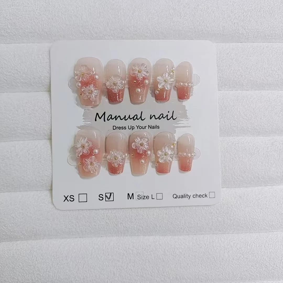 Faux Ongles Floraux Forme Courte Cercueil Design Mignon Blush 10 Pièces