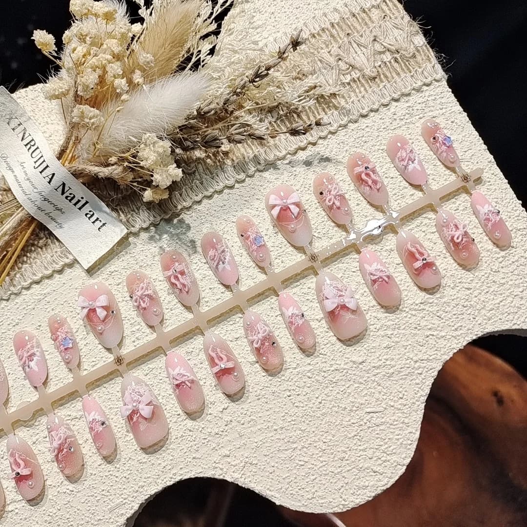Ongles à Presser Rose Brumeux Dentelle Œil de Chat avec Strass