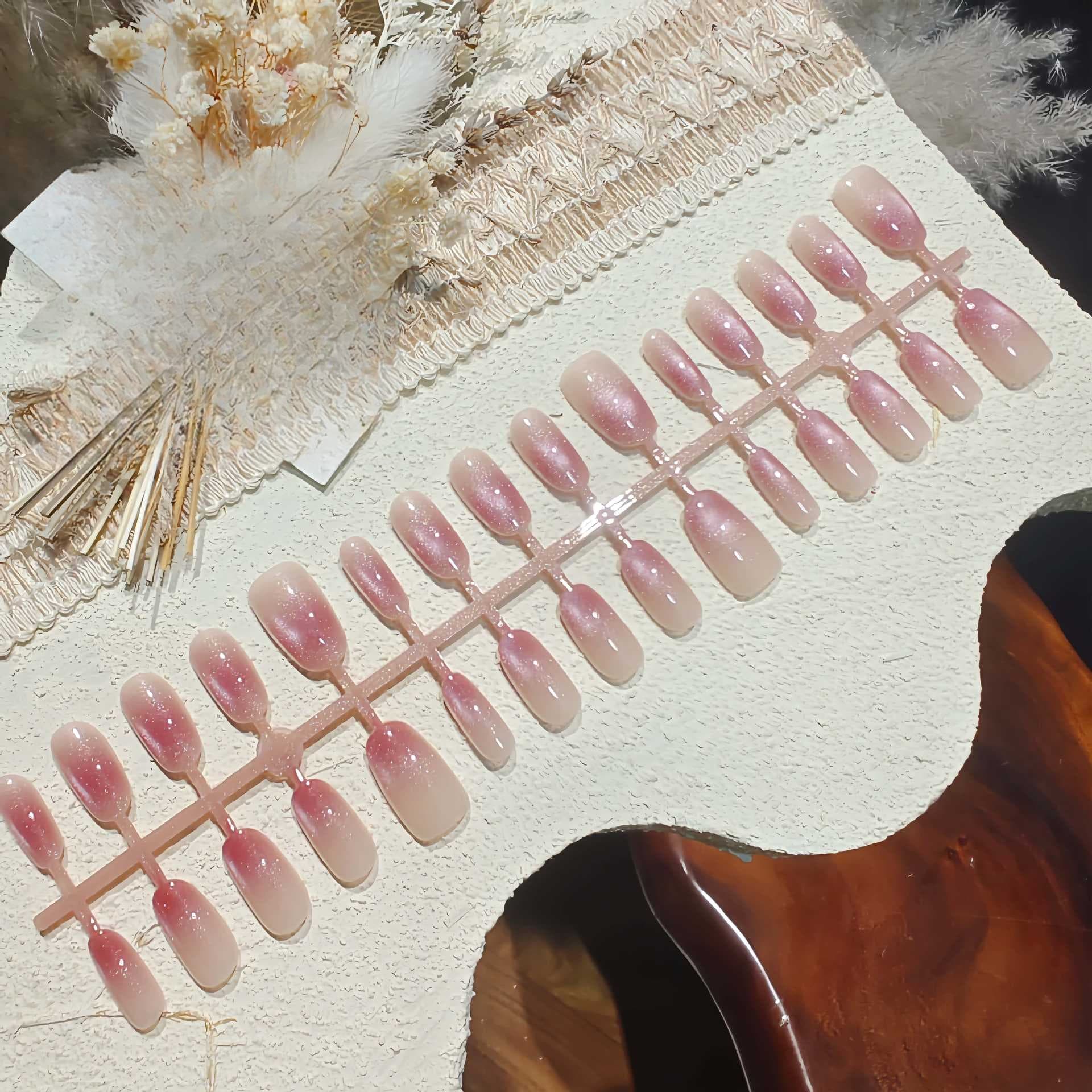 Faux Ongles Œil de Chat Violet Fumé Court Moyen Ovale Dégradé