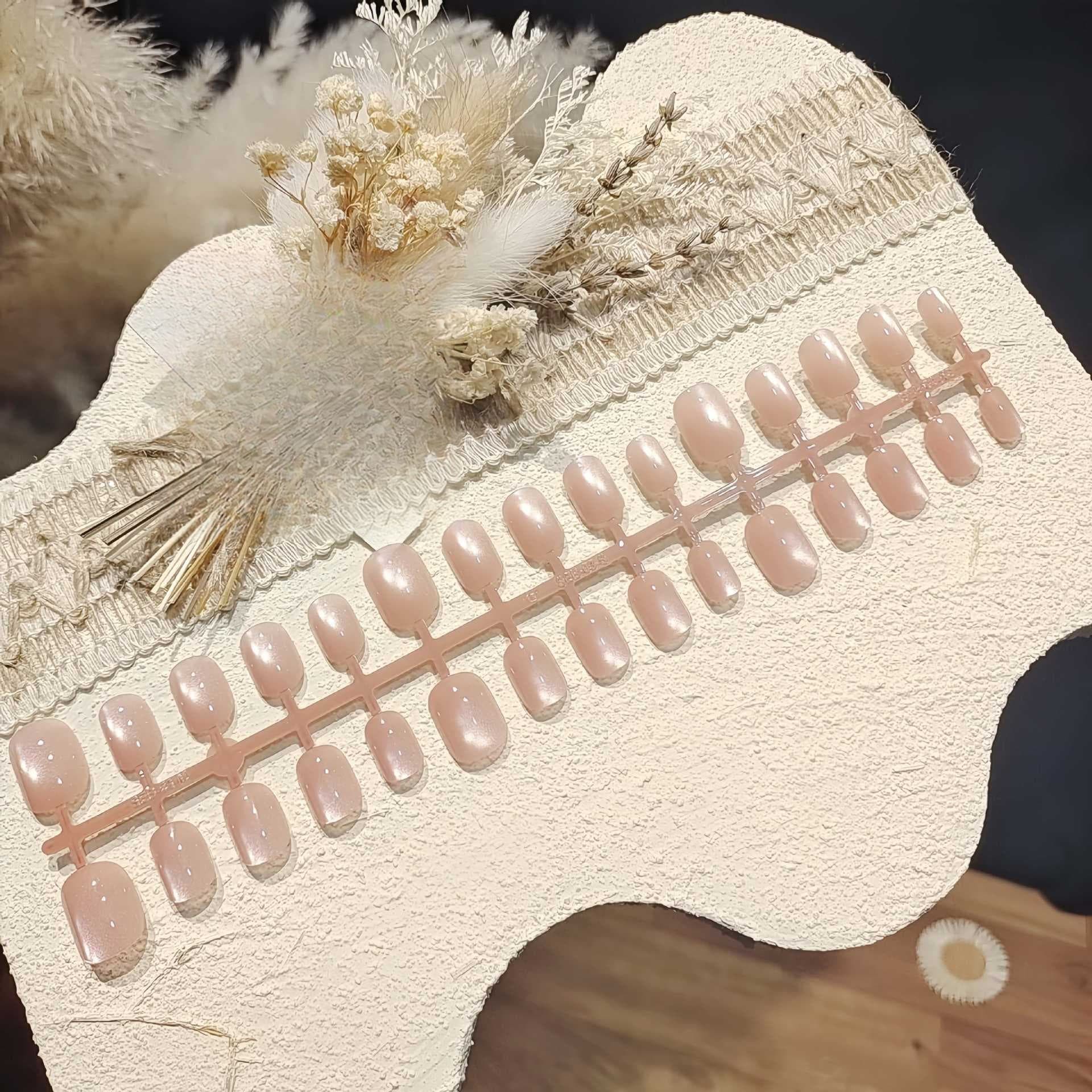 Faux Ongles Œil de Chat Rose avec Effet Perles de Verre