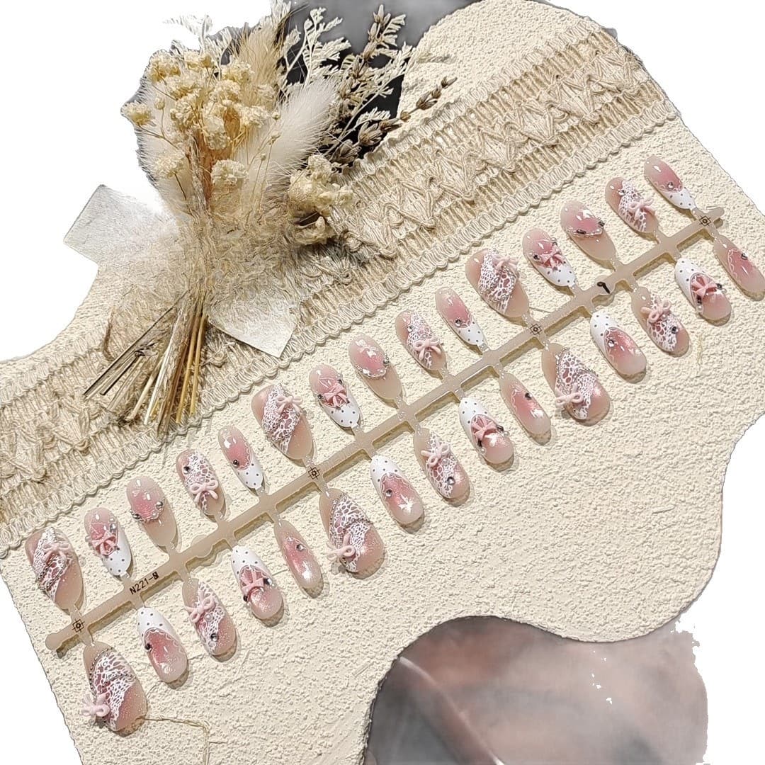 Faux Ongles Œil de Chat Satin Rose avec Nœud et Strass