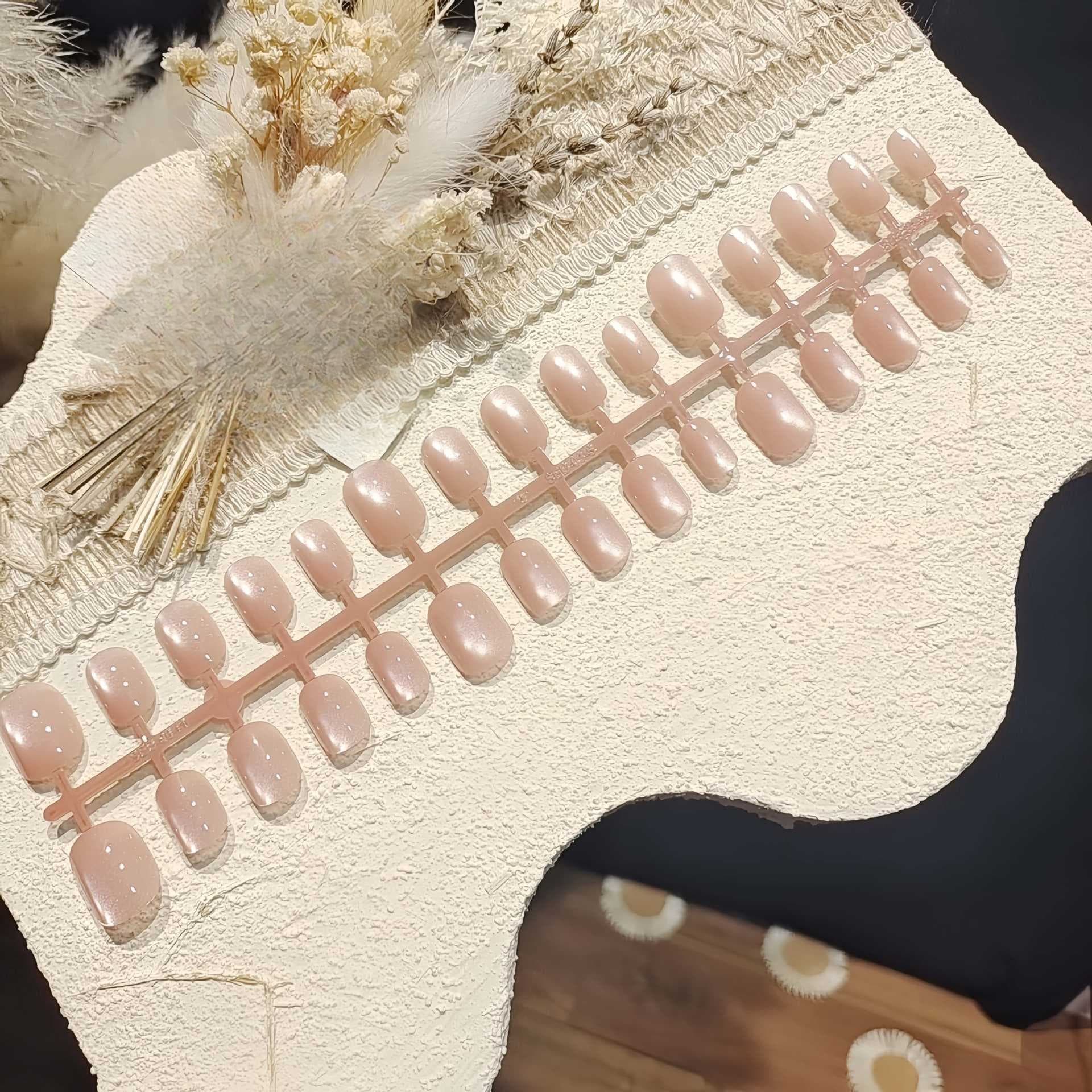 Faux Ongles Œil de Chat Rose avec Effet Perles de Verre